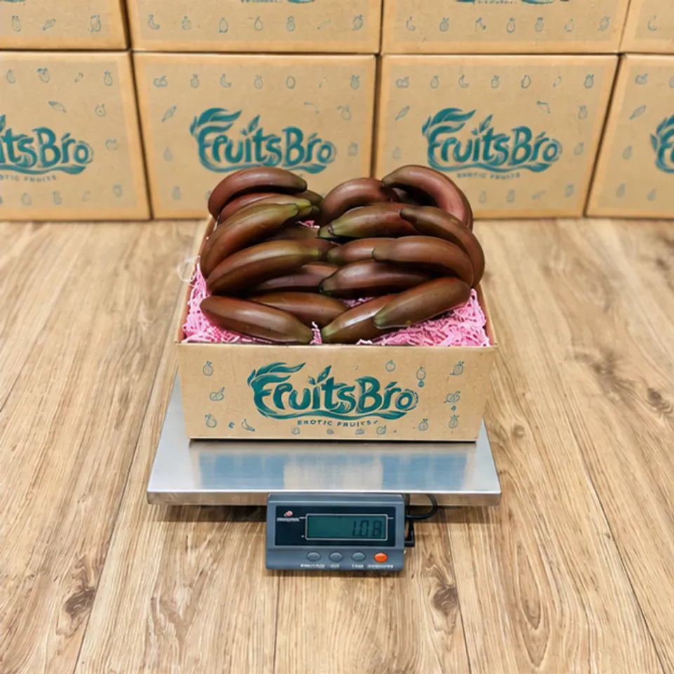 Red Banana Box, photo 2 of 3