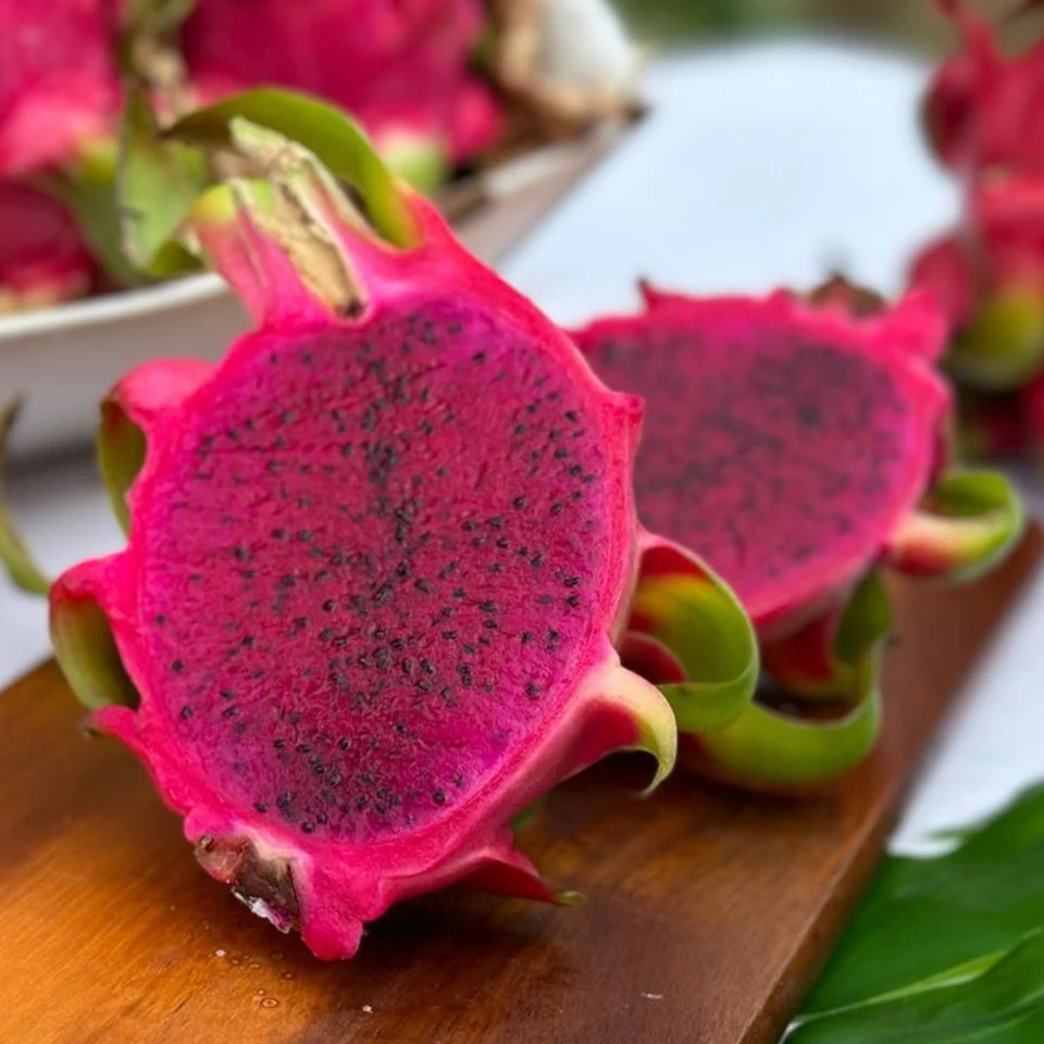 Red Flesh Dragon Fruit · Pitahaya, photo 4 of 5
