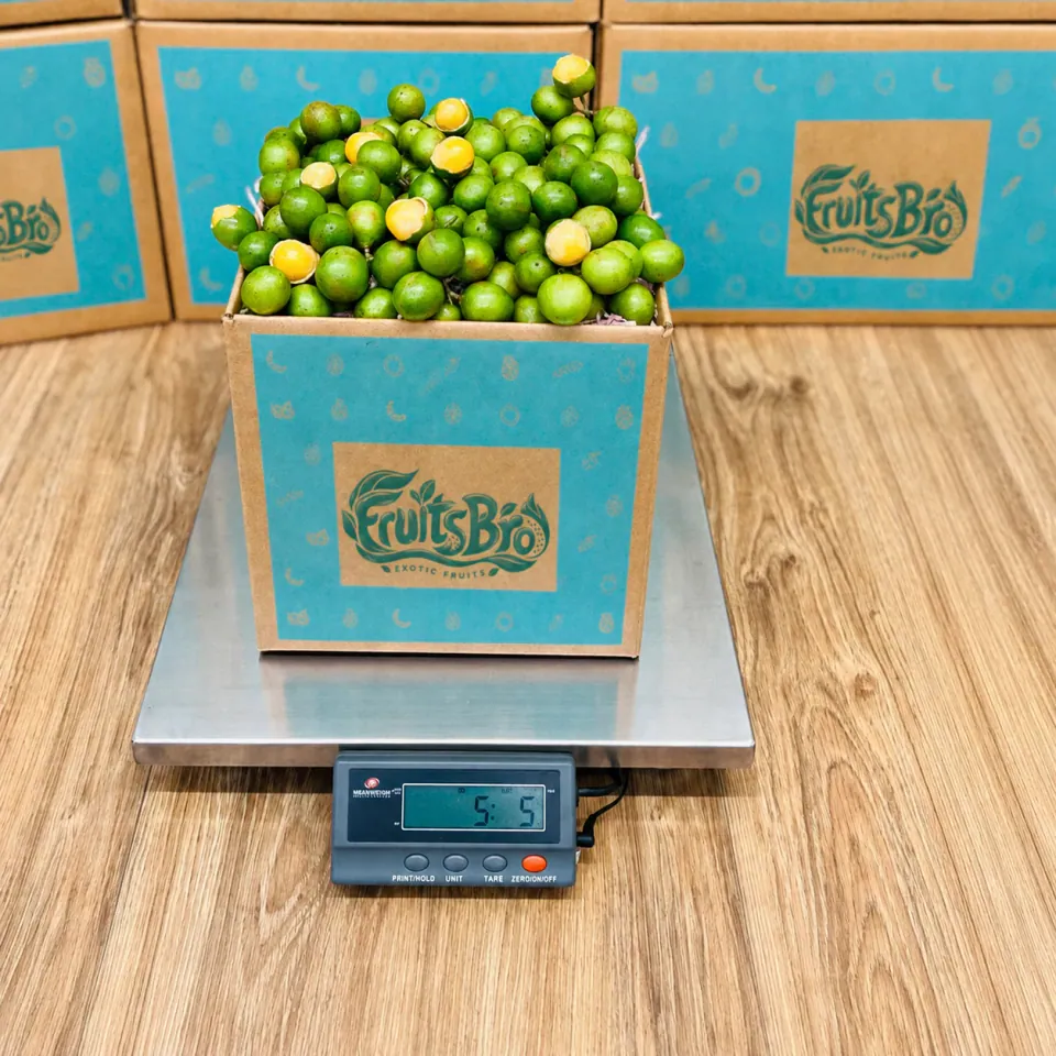 Spanish Limes · Mamoncillos Box, photo 3 of 3